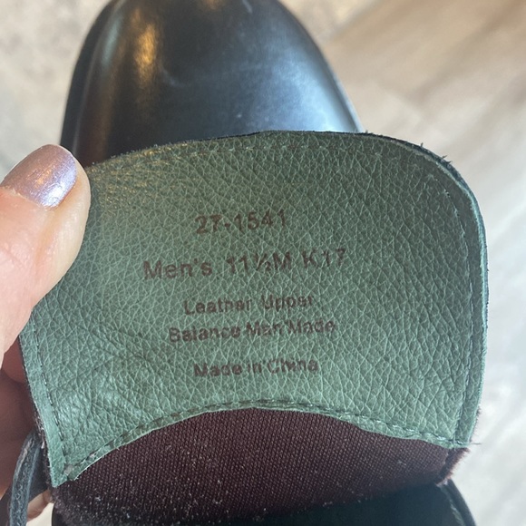 Johnson and Murphy leather dress shoes. - Picture 6 of 6